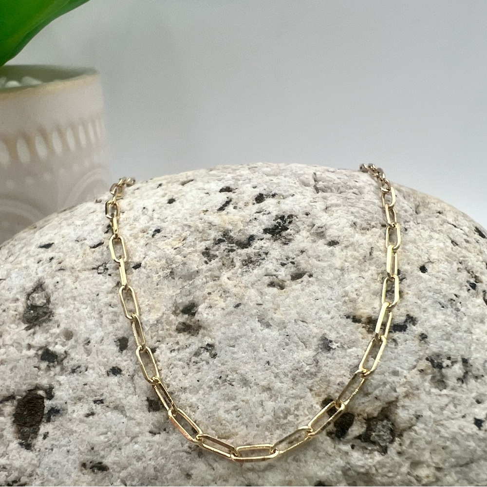 18K Gold Fill Elegant 2 mm Paper Clip Style Necklace ( 18 inches full length ) - Picture 2 of 3